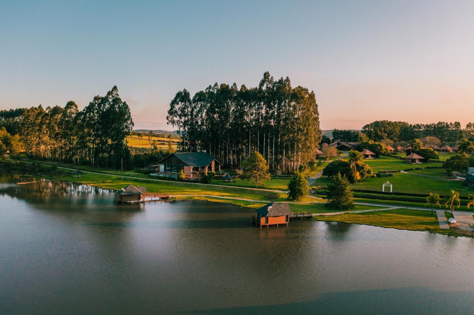 Vira Charme Resort Fernandes Pinheiro Екстериор снимка