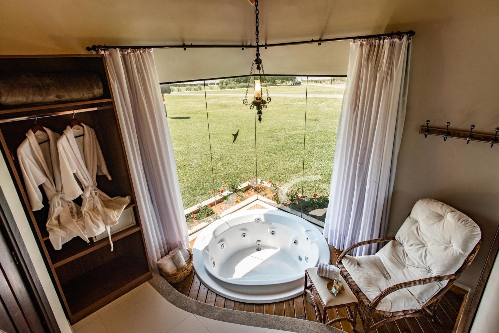 Vira Charme Resort Fernandes Pinheiro Екстериор снимка